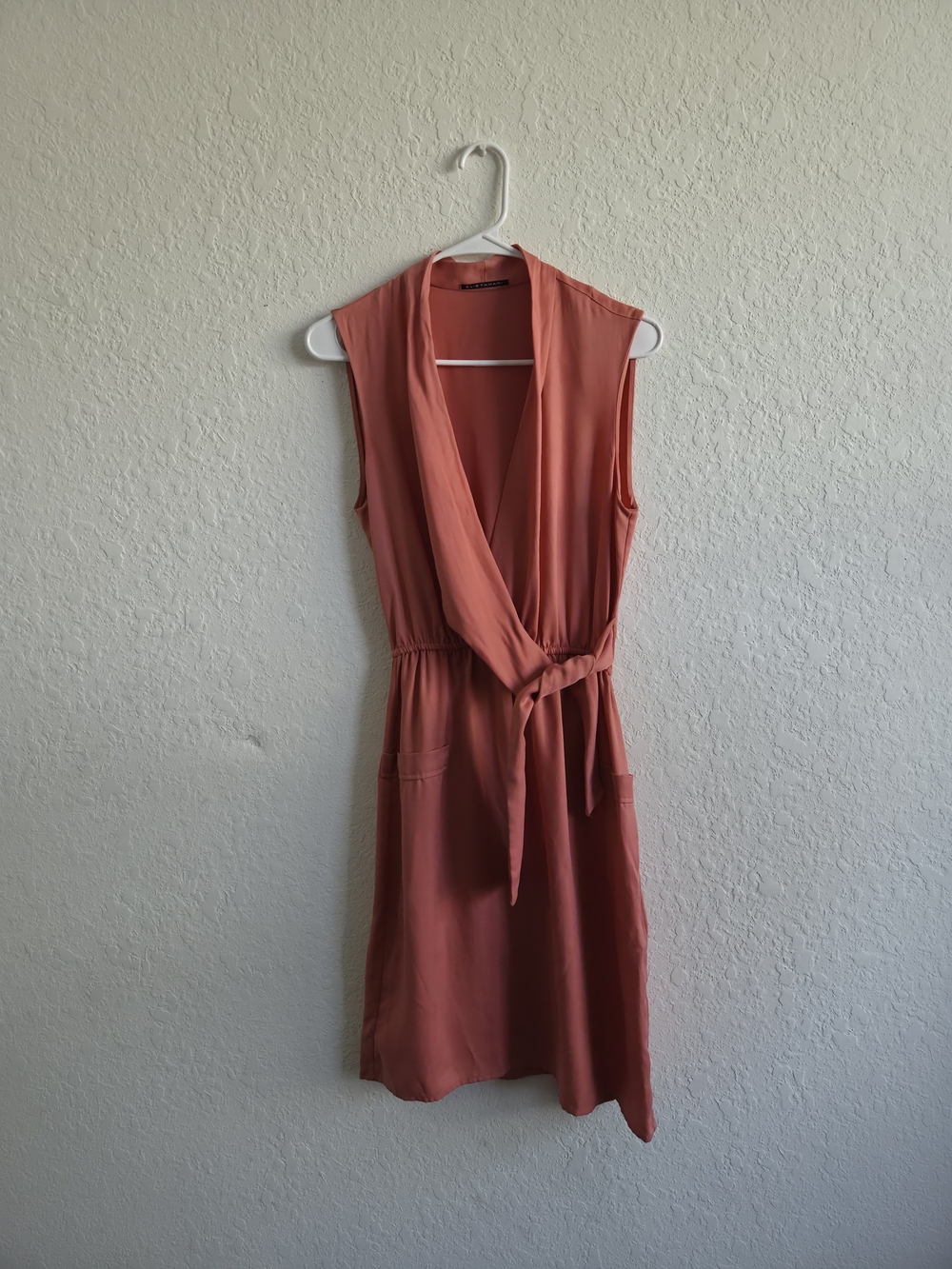 Elie Tahari Coral Red Tencel Lyocell Sleeveless V-Neck Tie-Waist Dress size 4